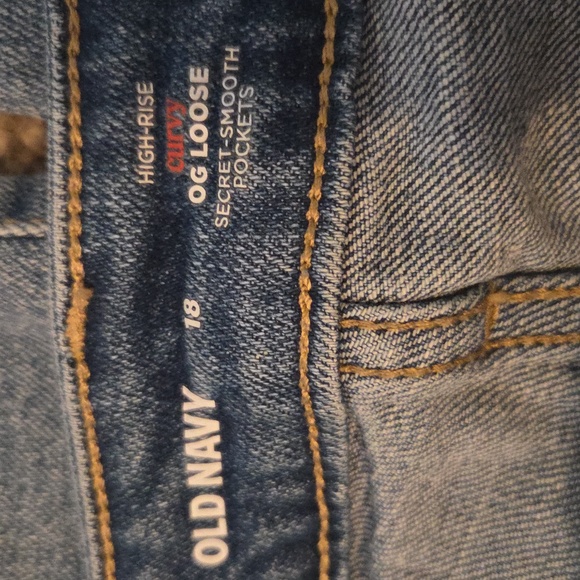 Old Navy High Rise Curvy OG Loose Fit - Picture 3 of 5